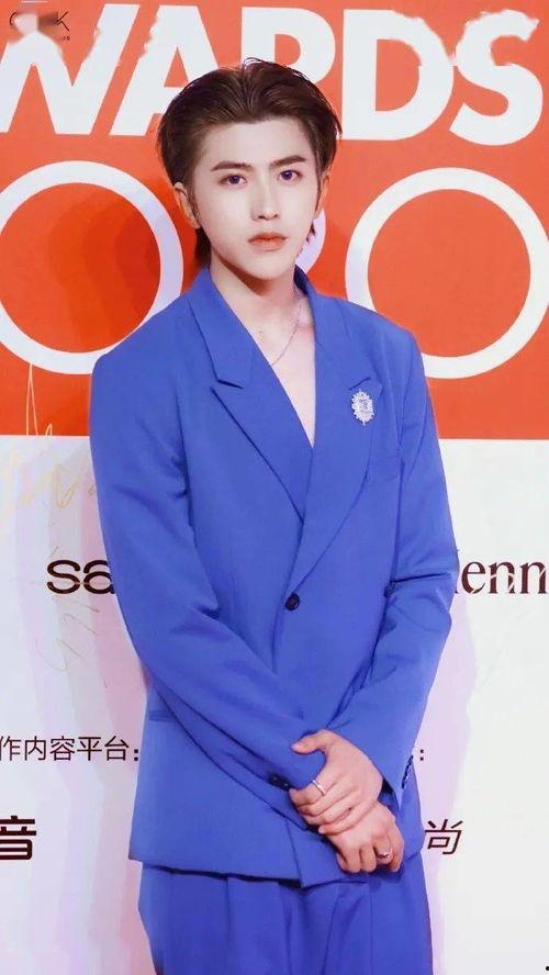 男明星穿唐装,男明星演绎经典唐装风采